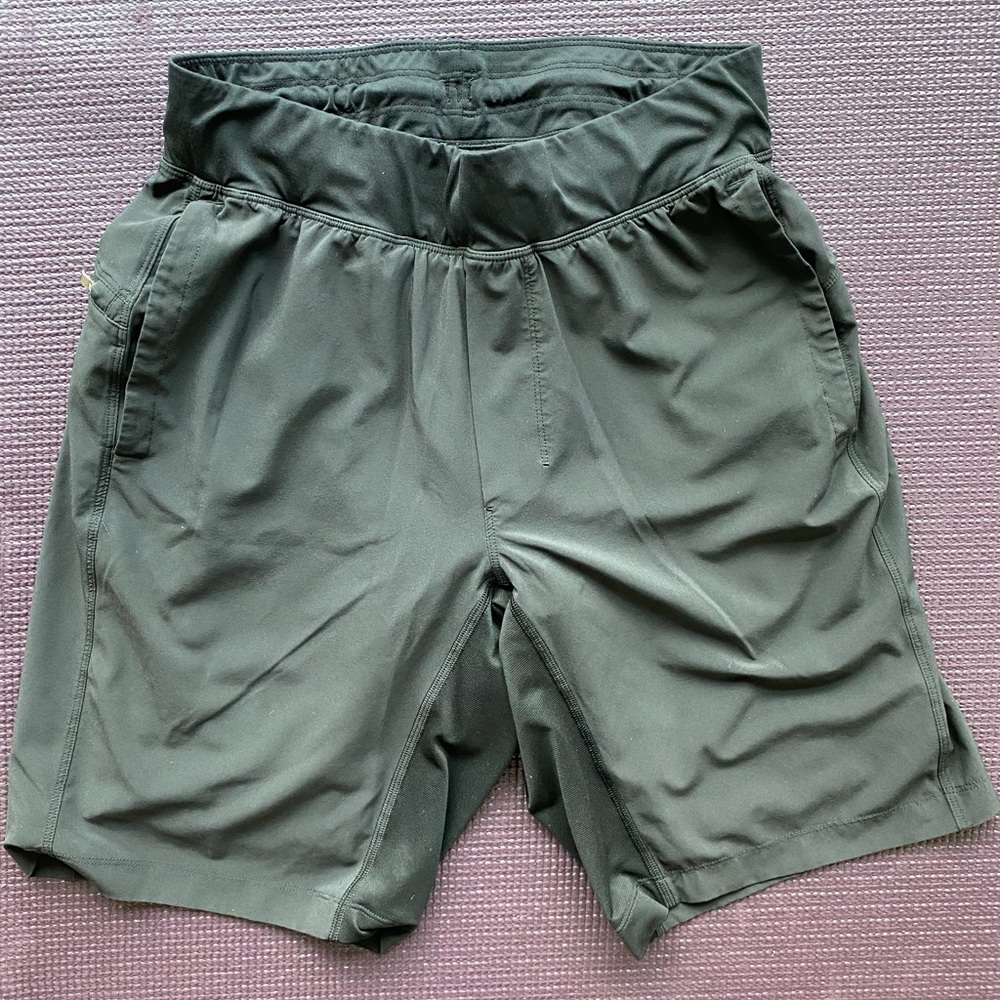 Lululemon Shorts 11” - M